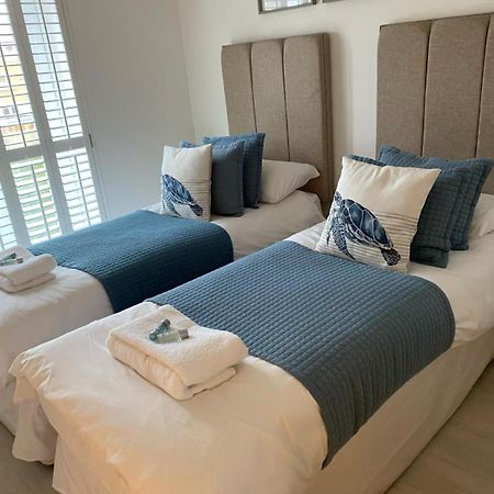 Luxury Beachfront Outstanding 2 Bedroom Apartment Torneo de Torneo de Eastbourne Exterior foto