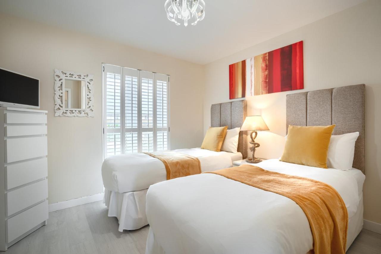 Luxury Beachfront Outstanding 2 Bedroom Apartment Torneo de Torneo de Eastbourne Exterior foto