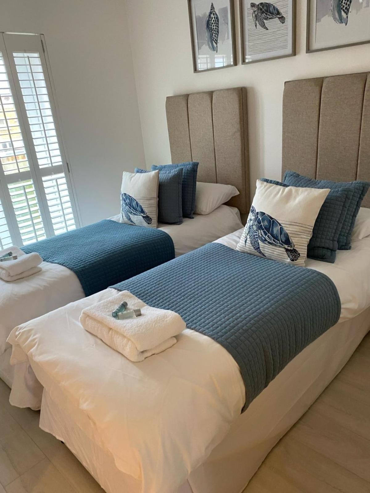 Luxury Beachfront Outstanding 2 Bedroom Apartment Torneo de Torneo de Eastbourne Exterior foto